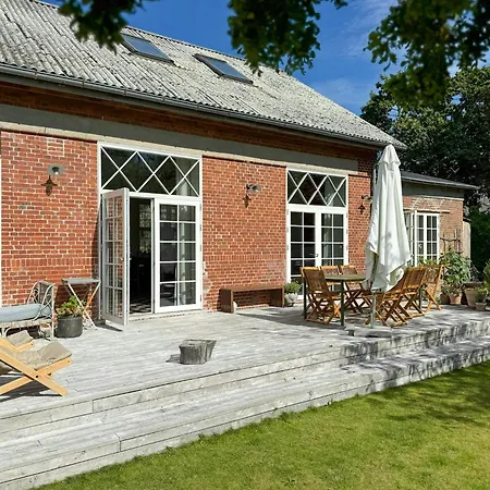 Casa vacanze Renovated 1920s Power Station - Near The Sea *